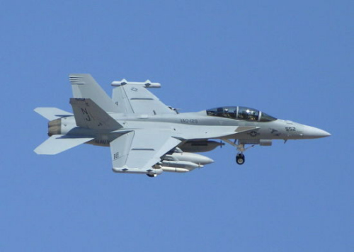 EA-18Gӑ(zhn)C(jng)ݑГ^F-22